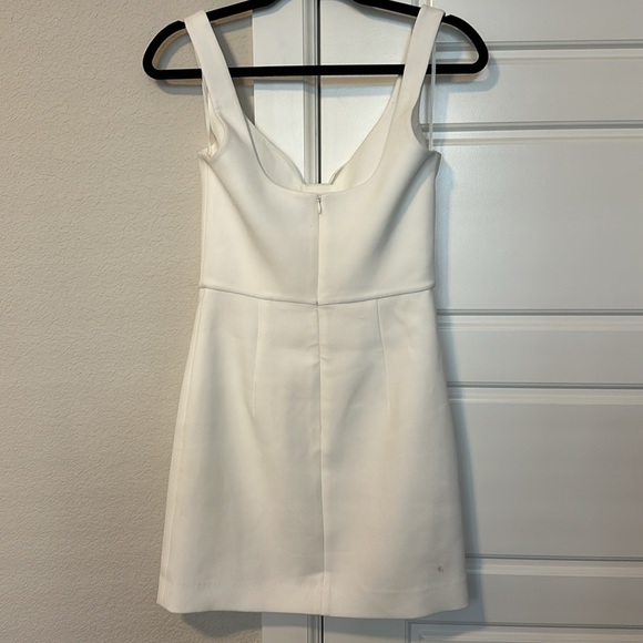 Rebecca Vallance
Bridal Phoebe Bow Minidress - Picture 12 of 16